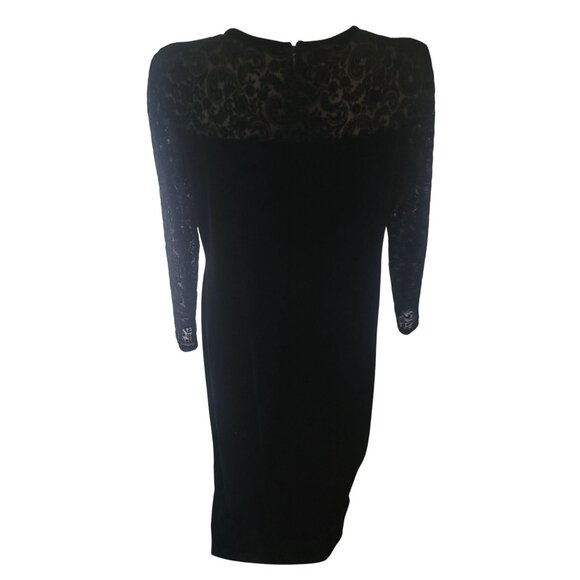 Elegant Black‎ Velvet Evening Gown With Sheer Lace Sleeves & Floral Detail lace - Picture 7 of 10